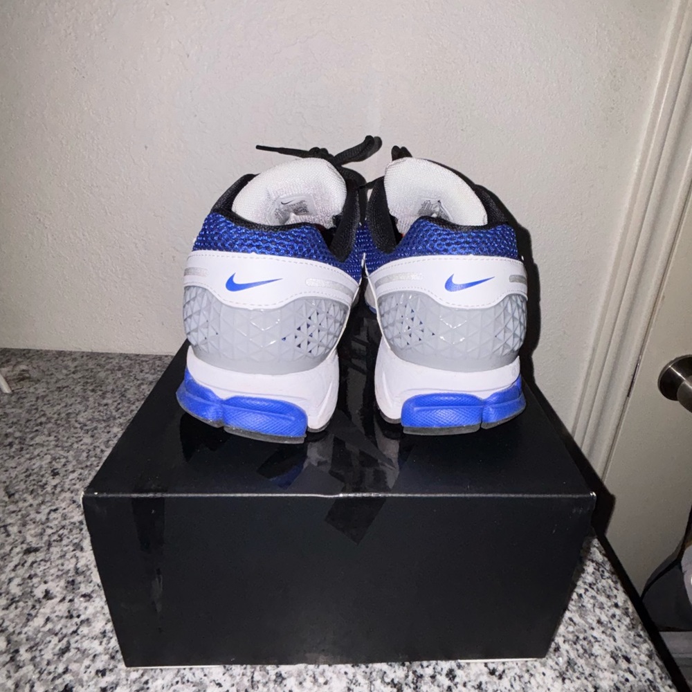Nike Vomero 5 Shoes - Picture 3 of 6